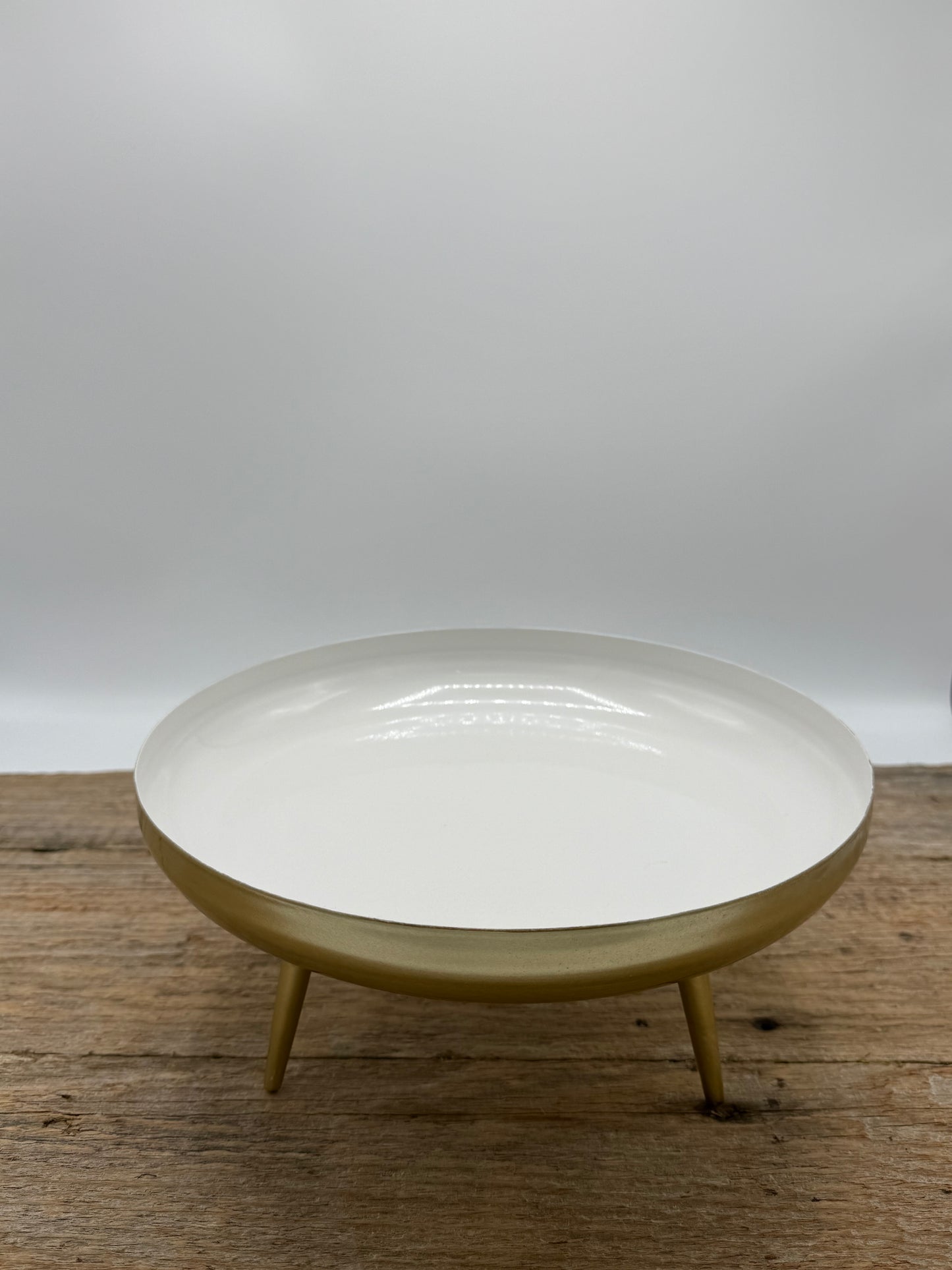 Three-Legged Display Plate