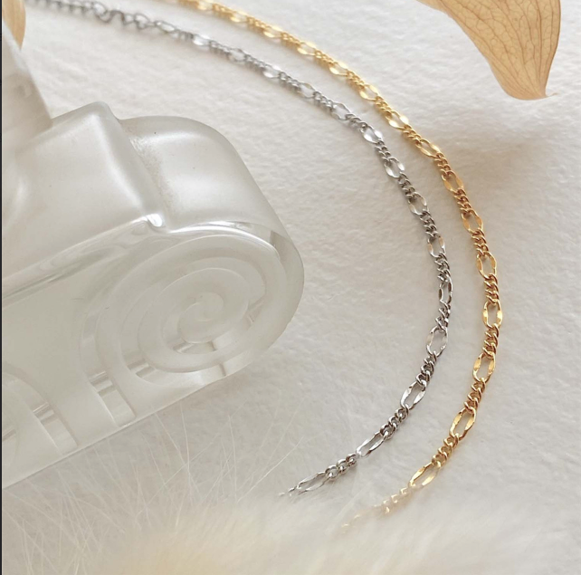 Flat Link Patterned Chain Bracket - pika & Bear