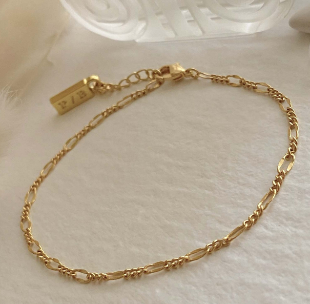 Flat Link Patterned Chain Bracket - pika & Bear