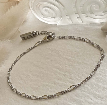 Flat Link Patterned Chain Bracket - pika & Bear
