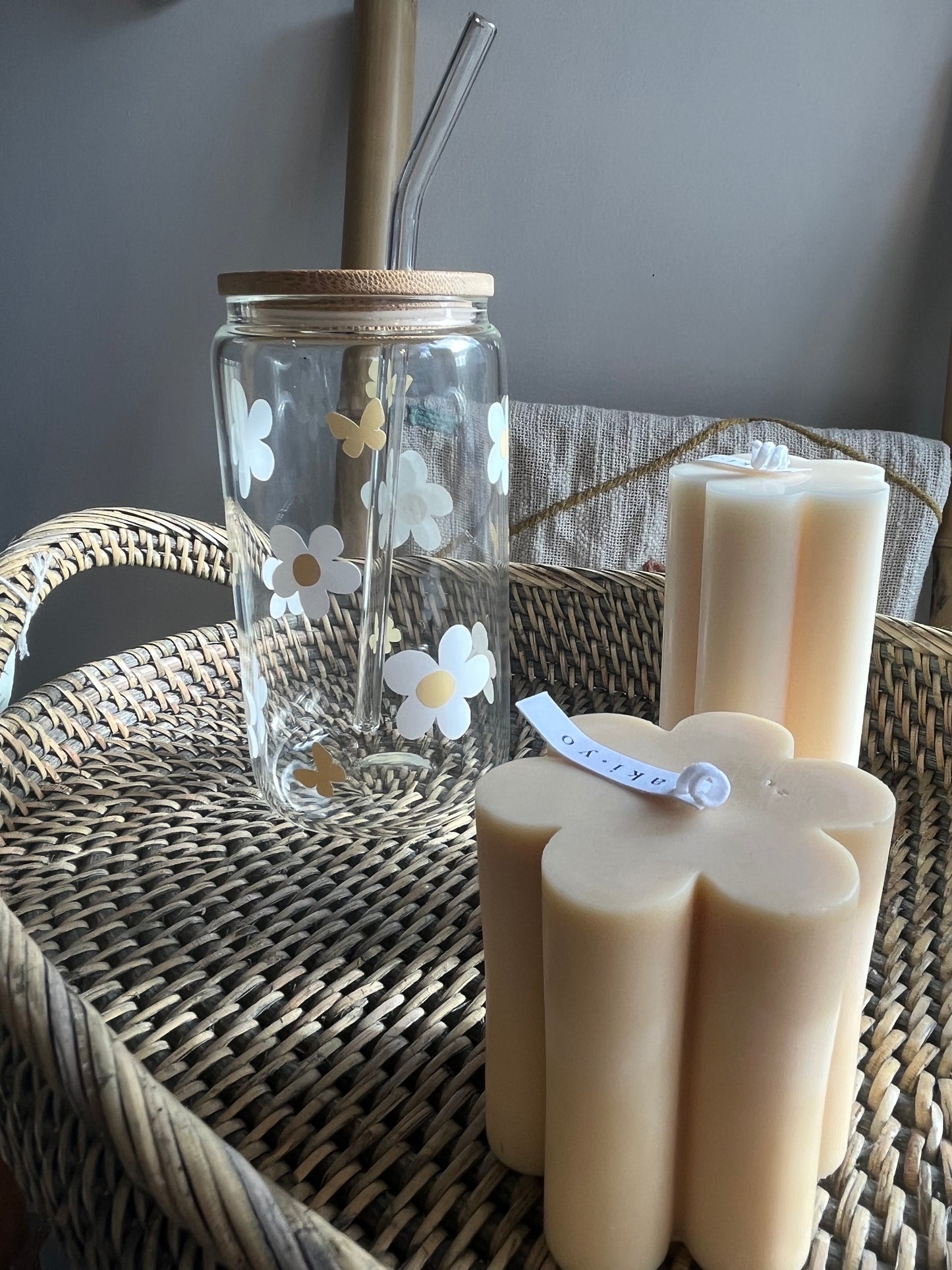 Daisy Pillar Soy Candle Studio Akiyo