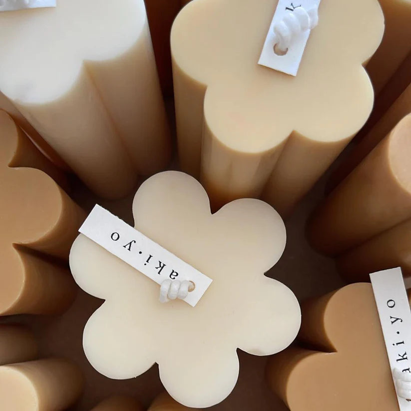 Daisy Pillar Soy Candle Studio Akiyo