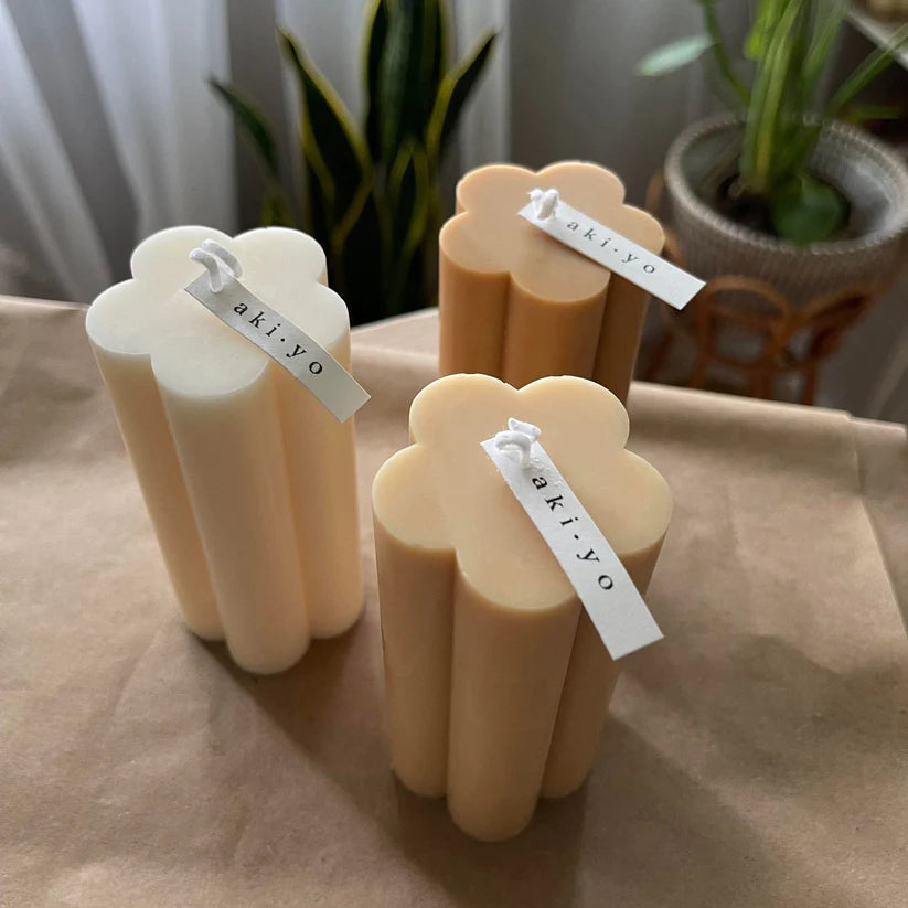 Daisy Pillar Soy Candle Studio Akiyo