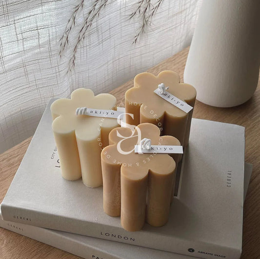 Daisy Pillar Soy Candle Studio Akiyo
